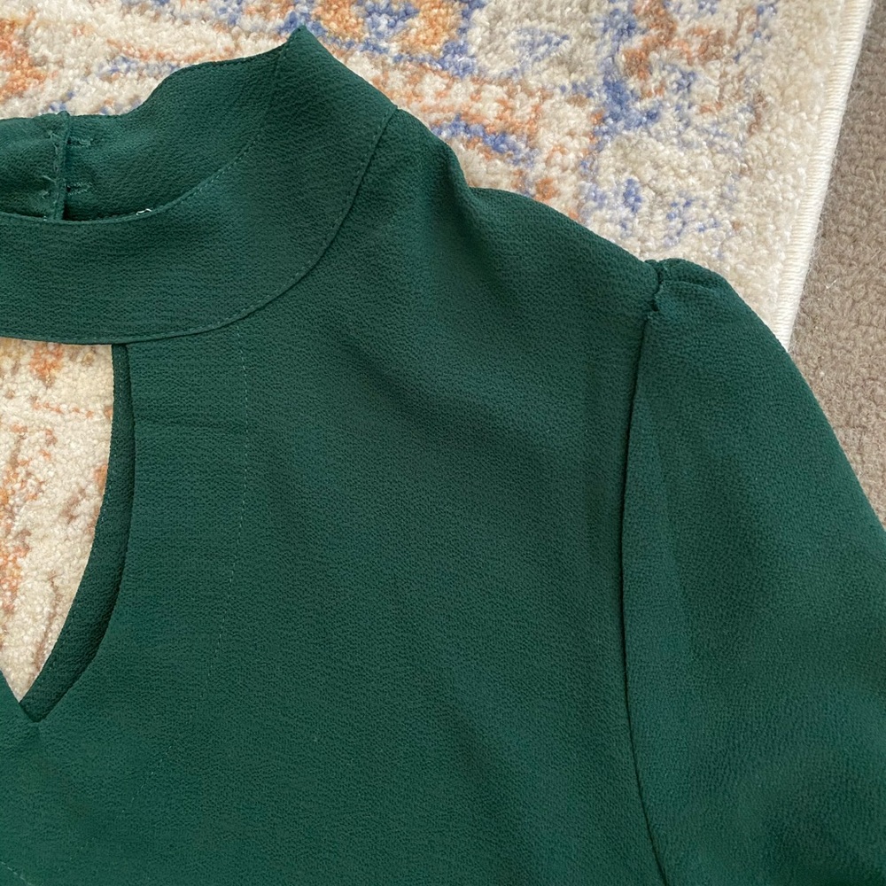 Green Keyhole Blouse - Picture 2 of 5
